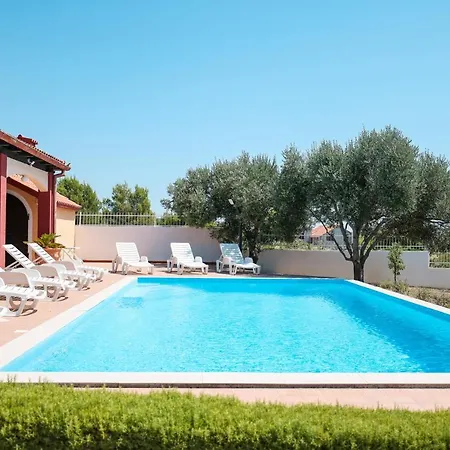 Holiday home Hacienda Sanchi With Private Pool Zadar