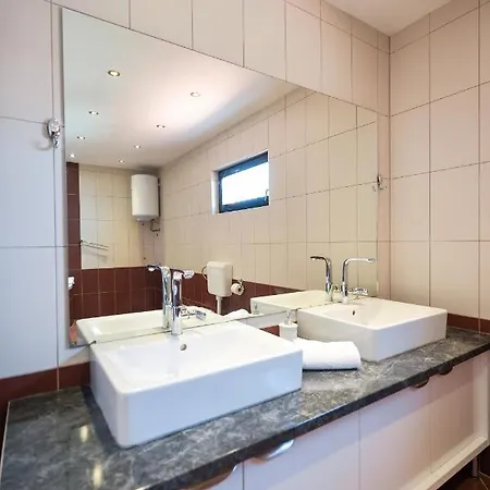 Holiday home Hacienda Sanchi With Private Pool Zadar